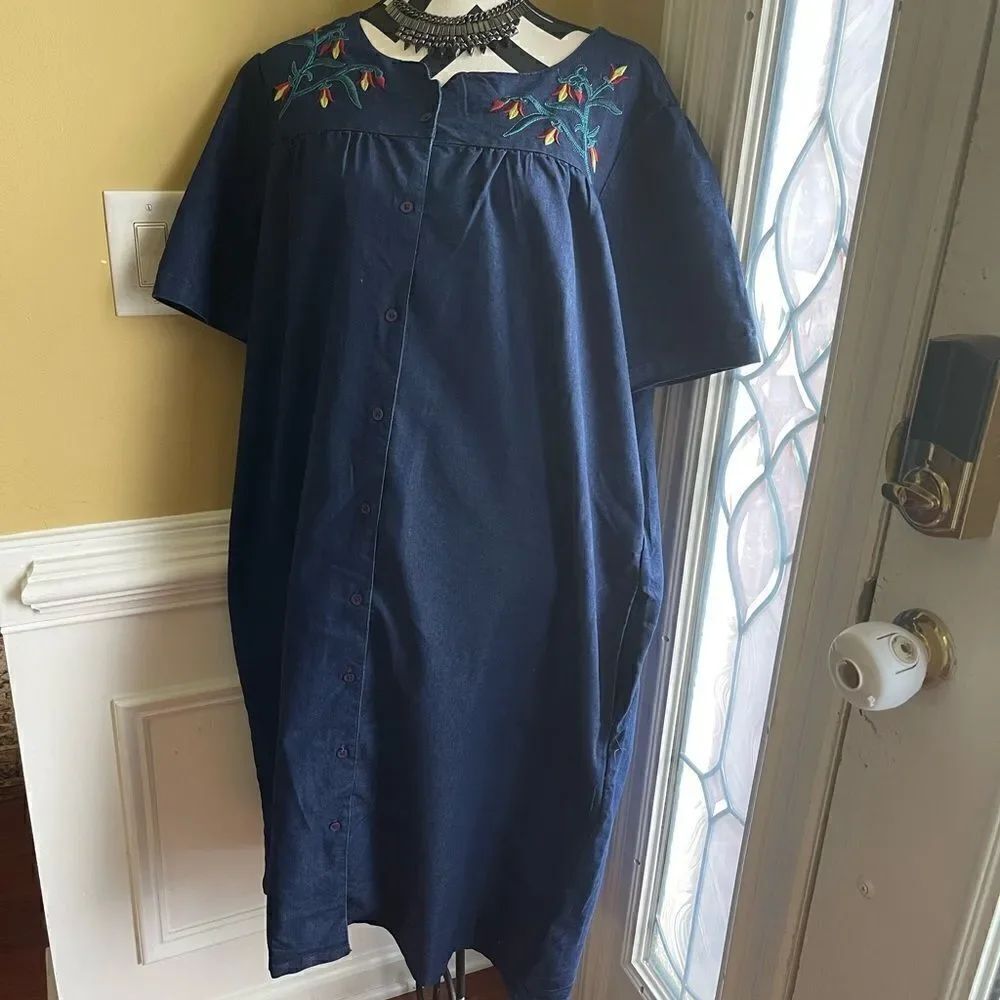NWT Bleu Denim with open front buttons embroidery accents Size 1X